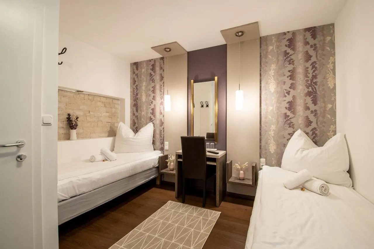 Amadea - Cityhotel Salzburg contacts